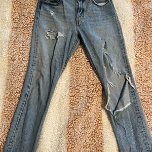 Women’s Levi’s 501 size 28.
